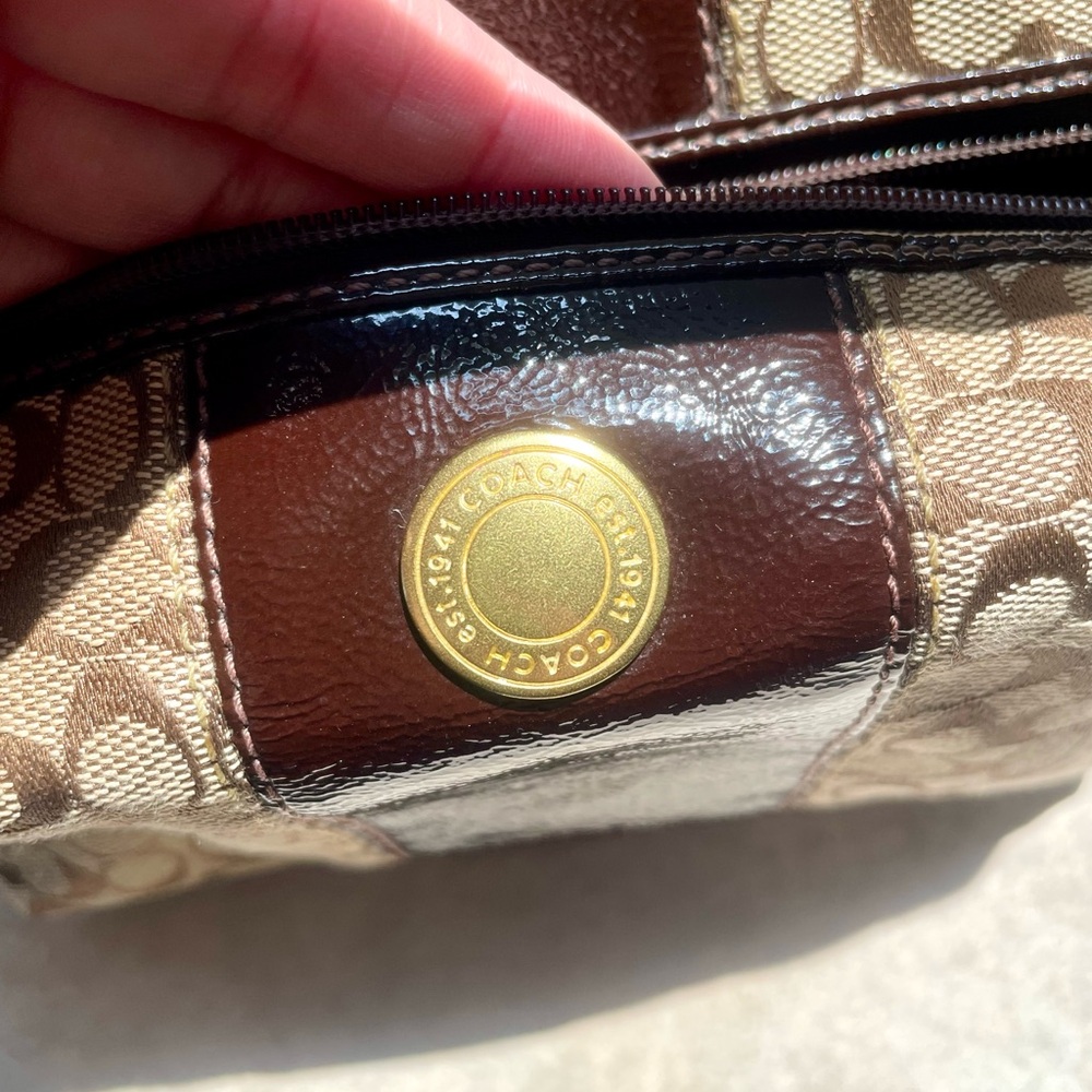 Coach Mini Monogram - Picture 10 of 16